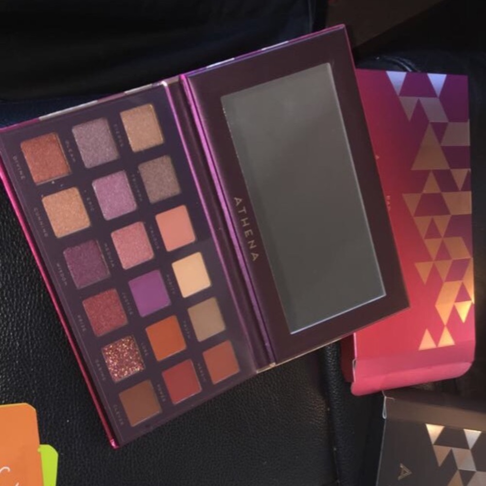 Athena eyeshadow pallet